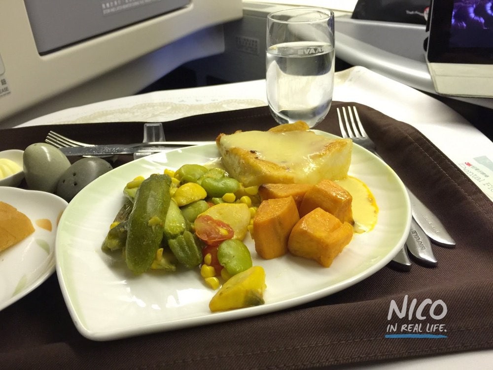 Seared Chilean Seabass dinner main course on EVA Airways 777 Business Class