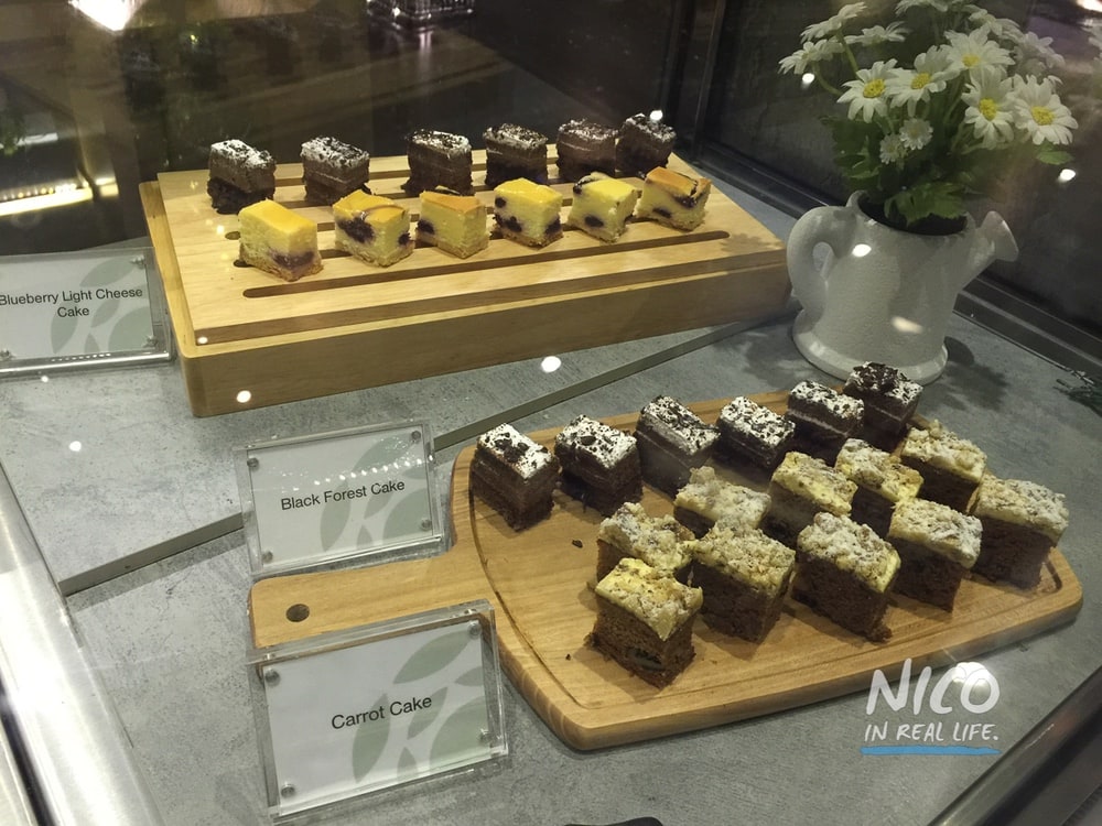 Dessert tray at Plaza Premium Lounge KUL